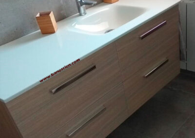 Mueble de baño modelo Plus de 120 x 46 lavabo cerámica desplazado color roble